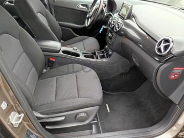 Mercedes-Benz B180 CDI · Ano 2013