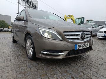 Mercedes-Benz B180 CDI · Ano 2013