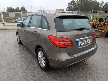 Mercedes-Benz B180 CDI · Ano 2013