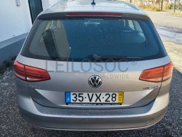 Volkswagen Passat B8 Variant 1.6 TDI · Ano 2015