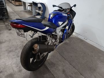 Yamaha YZF-R6 · Ano 2000