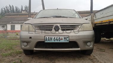 Renault Logan · Ano 2009