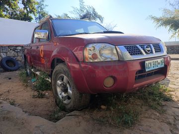 Nissan NP300 Hardbody · Ano 2012