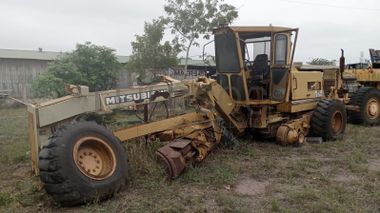 Niveladora -  Mitsubishi/MG 530
