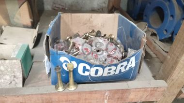  Batentes de porta latão