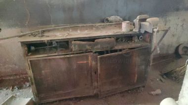  mesa de bancada e um torn