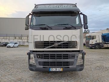 Volvo FH12 4x2 · Ano 2003