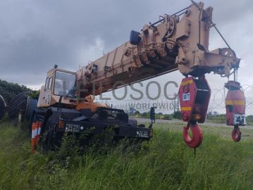 Grua  Tadano