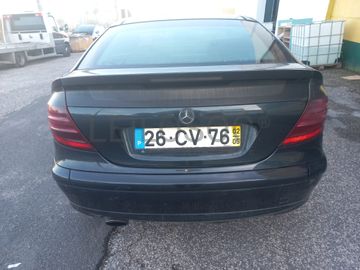 Mercedes- Benz C 220 CDI · Ano 2002