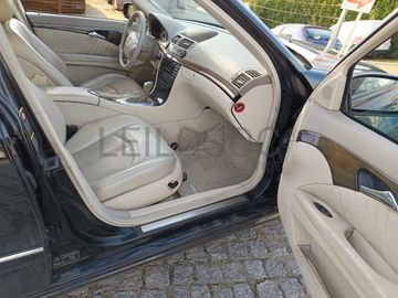 Mercedes-Benz E220 · Ano 2002