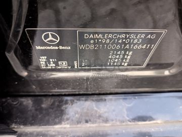 Mercedes-Benz E220 · Ano 2002