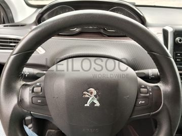 Peugeot 2008 · Ano 2015