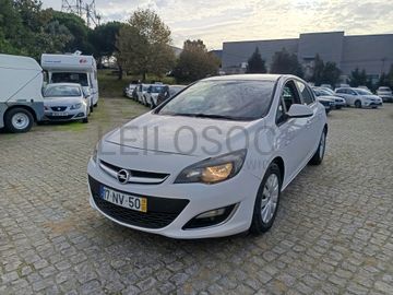 Opel Astra · Ano 2013