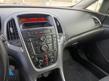 Opel Astra · Ano 2013