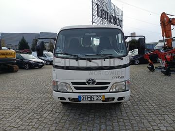 Toyota Dyna M35.33 · Ano 2011