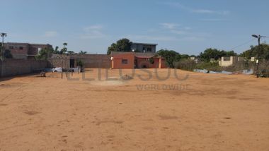 Infraestruturas em terreno no Bairro Habel Jafar