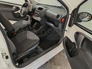 Peugeot 107 · Ano 2013