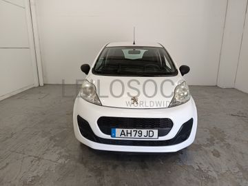 Peugeot 107 · Ano 2013