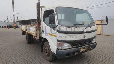 TOYOTA DYNA