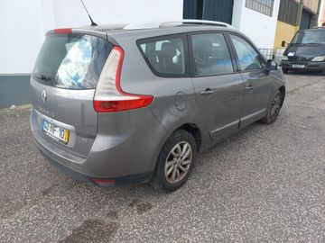 Renault Grand Scénic · Ano 2012 · 7 Lugares