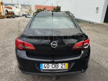 Opel Astra · Ano 2013