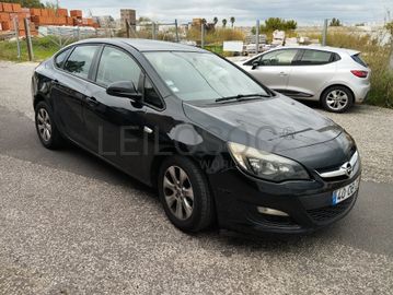 Opel Astra · Ano 2013