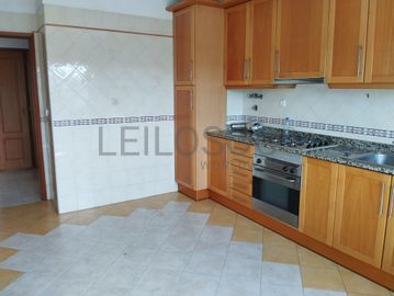 Apartamento T3 · Santa Iria de Azoia, Loures