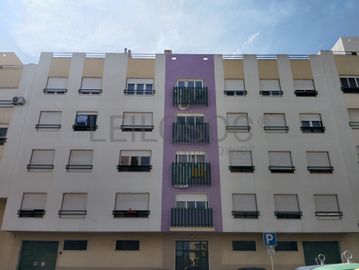 Apartamento T3 · Santa Iria de Azoia, Loures