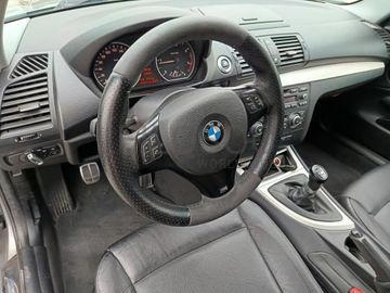 BMW 118d · Ano 2012