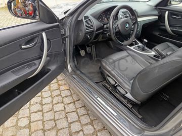 BMW 118d · Ano 2012