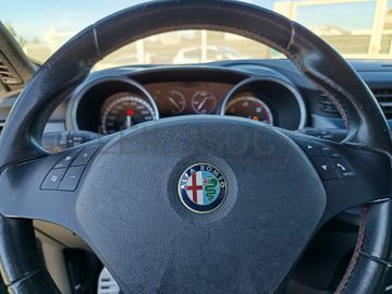 Alfa Romeo Giulietta · Ano 2011