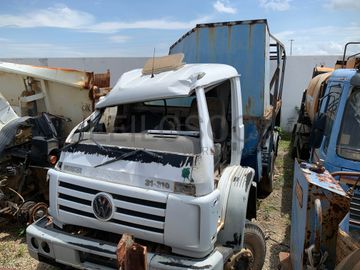 Camião Lubrificação -Abastecimento VOLKSWAGEN Worker 31-310