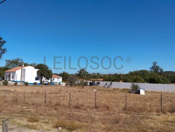 Quinta com 2,4 Hectares · Montemor-o-Novo