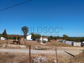 Quinta com 2,4 Hectares · Montemor-o-Novo