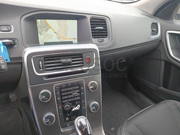 Volvo V60 · Ano 2015