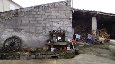 Moradia com arrecadação e anexo · Aldeia Velha, Sabugal