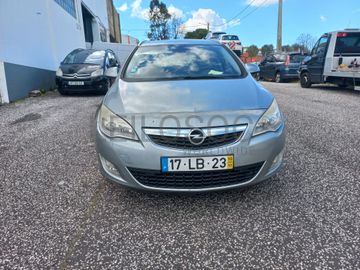 Opel Astra · Ano 2010