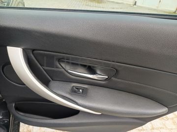BMW 318 D · Ano 2012