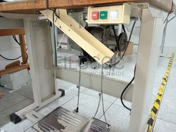 Máquina de Corte e Cose 