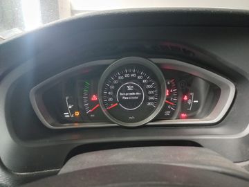 Volvo V40 · Ano 2016