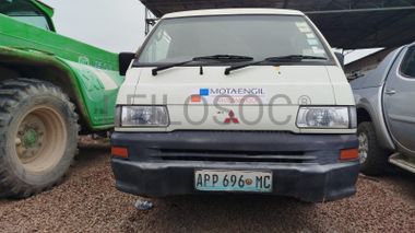 Mini bus Mitsubishi L200