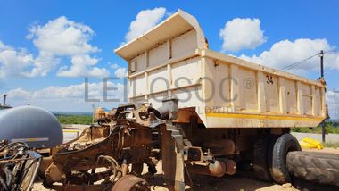 Camião Tata Novus K5DEF