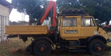 Camião Mercedes Benz Unimog