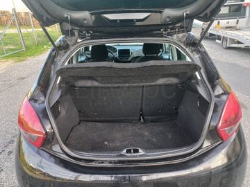 Peugeot 208 · Ano 2017