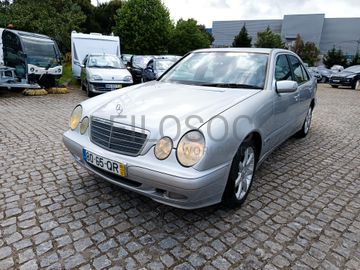 Mercedes-Benz E 200 CDI · Ano 2000