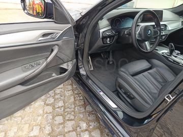BMW 530E iPerformance Pack M · Ano 2018