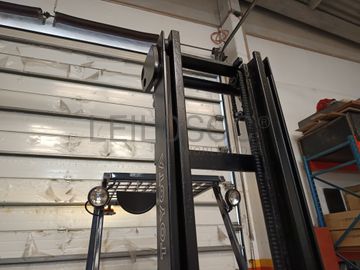 Empilhador Toyota de 2000Kg