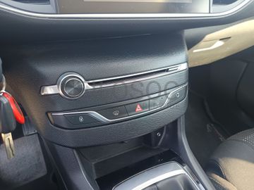 Peugeot 308 · Ano 2015  