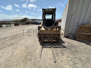 Mini Pá Carregadora CATERPILLAR 226B
