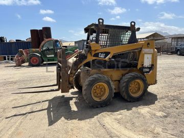 Mini Pá Carregadora CATERPILLAR 226B